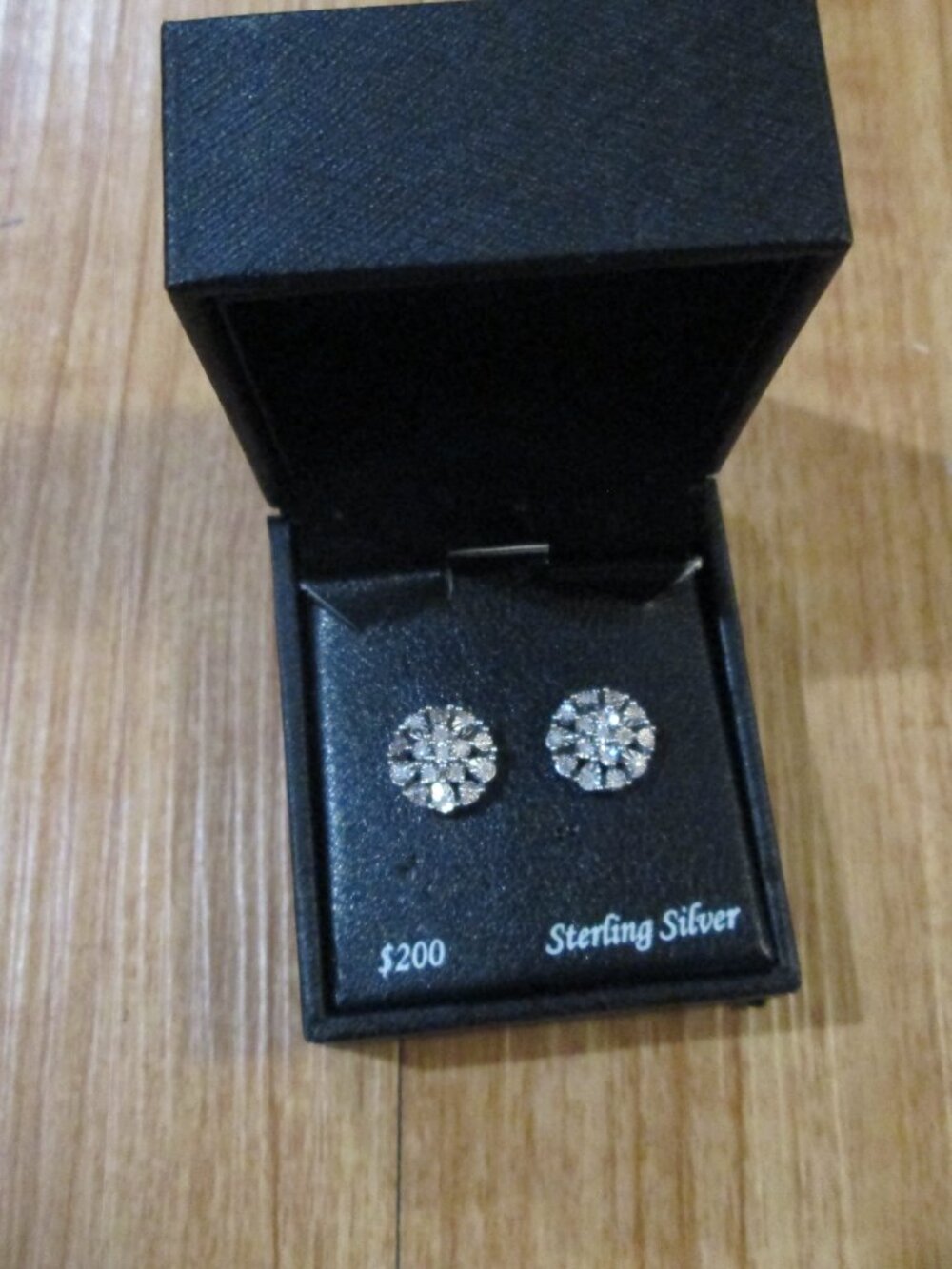 Bridge Diamond earrings 1/10 CTW IJ/13 From Macy's New in box